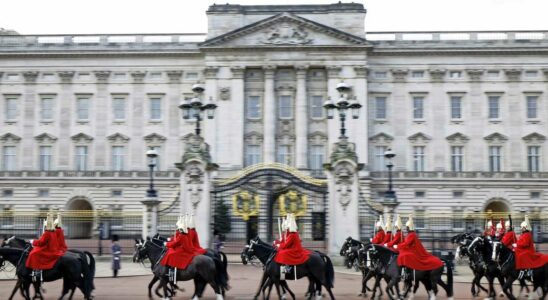 1734077796 „Weihnachtsgetranke Buckingham Palace endet mit Festnahme „Barmanager angegriffen