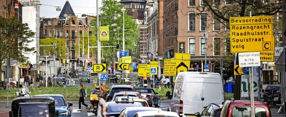 1734499438 Amsterdam wird 2025 ein beispielloses Verkehrschaos erleben „Wenn wir jetzt