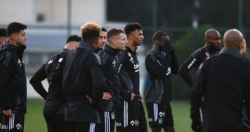 besiktas-fenerbahce-derbi-sifresiz-izle-besiktas-fenerbahce-maci-ne-zaman-saat-kacta-hangi-kanalda-bjk-fb-maci-1733555852868.jpg