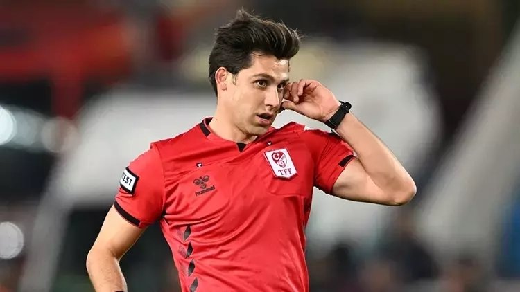 besiktas-fenerbahce-derbi-sifresiz-izle-besiktas-fenerbahce-maci-ne-zaman-saat-kacta-hangi-kanalda-bjk-fb-maci-1733555844752.jpeg