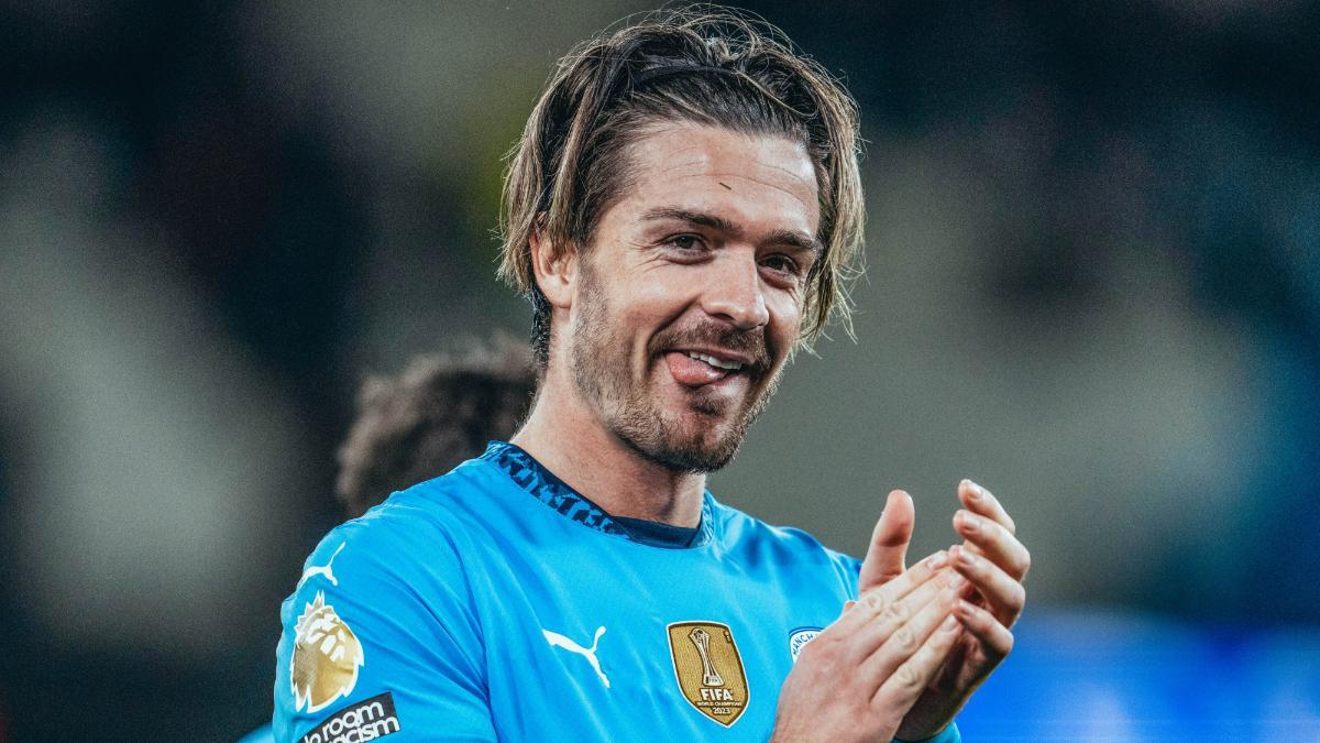 Guardiola probó a Grealish de pivote