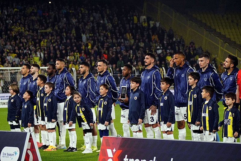 besiktas-fenerbahce-derbi-sifresiz-izle-besiktas-fenerbahce-maci-ne-zaman-saat-kacta-hangi-kanalda-bjk-fb-maci-1733567381657.jpeg