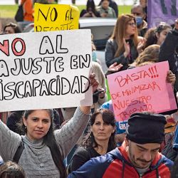 Protest against adjustments in disability budgets | Photo: CEDOC