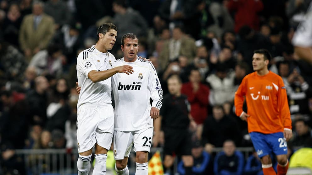 Cristiano Ronaldo (l./damals 24) und Rafael van der Vaart (r./damals 26) spielten gemeinsam in der Saison 2009/10 für die Königlichen