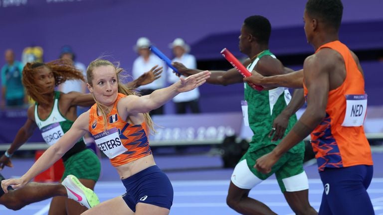 Cathelijn Peeters in action as the final runner during the semi-finals last Friday (photo: ANP).