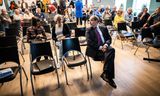 Hans Vijlbrief in 2022 during a visit to the Weersterheem village hall in Garrelsweer, where he explained the reinforcement operation in the village.
