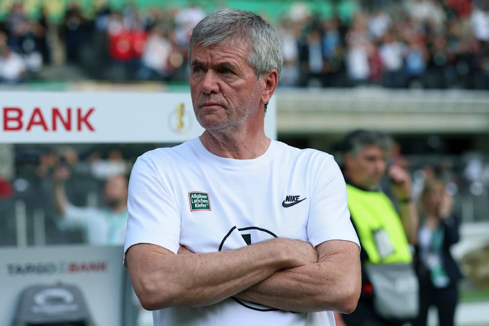 Friedhelm Funkel rettete Lautern vergangene Saison vor dem Abschied