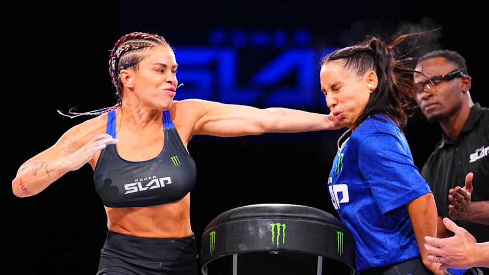 Paige VanZant (l.) beim Duell mit Chelsea Dodson (r.)