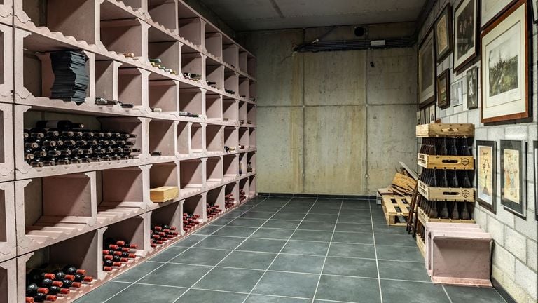 The wine room in the basement (photo: Van Baarle Makelaardij).