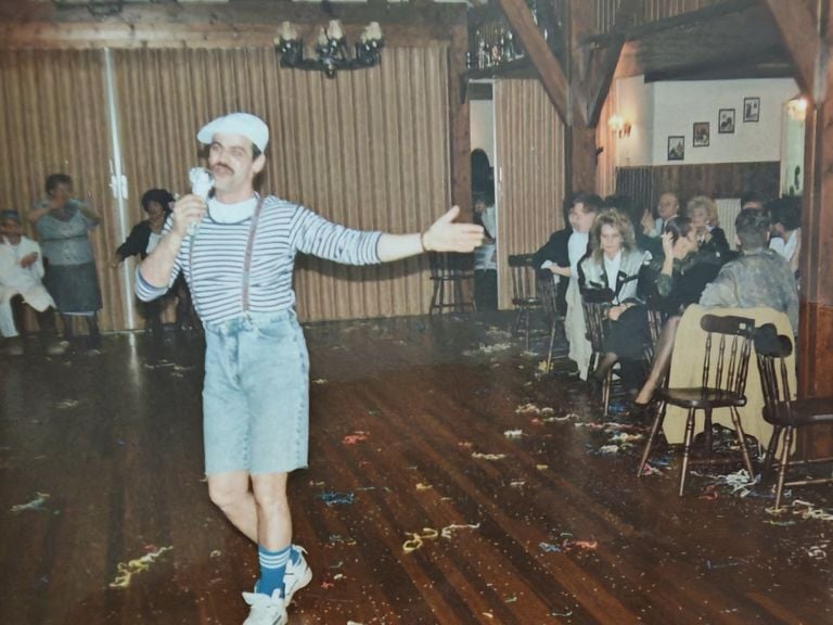 Martien gives a performance during a wedding (photo: private archive).