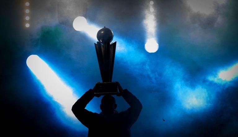 Michael van Gerwen during the ceremony in his hometown of Vlijmen after his world title in 2019 (photo: ANP/ Robin van Lonkhuijsen).