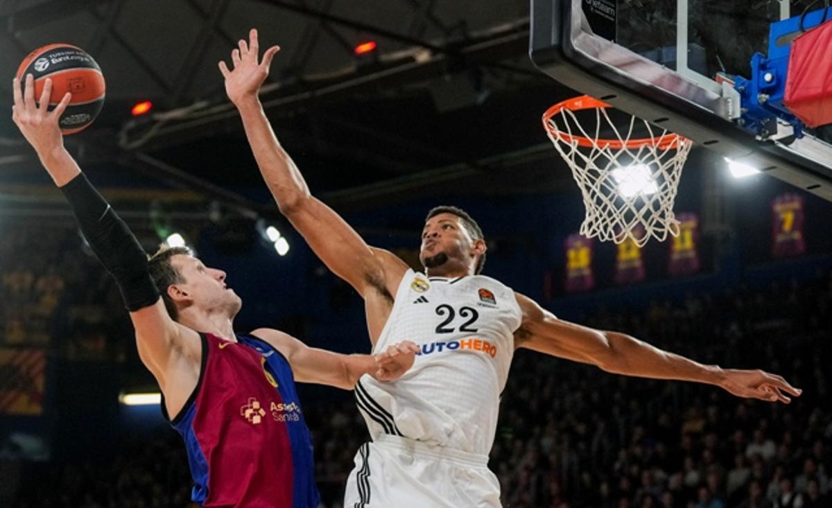 El duelo entre Vesely y Tavares volverá a echar chispas como sucedió en el Palau en encuentro de Euroliga