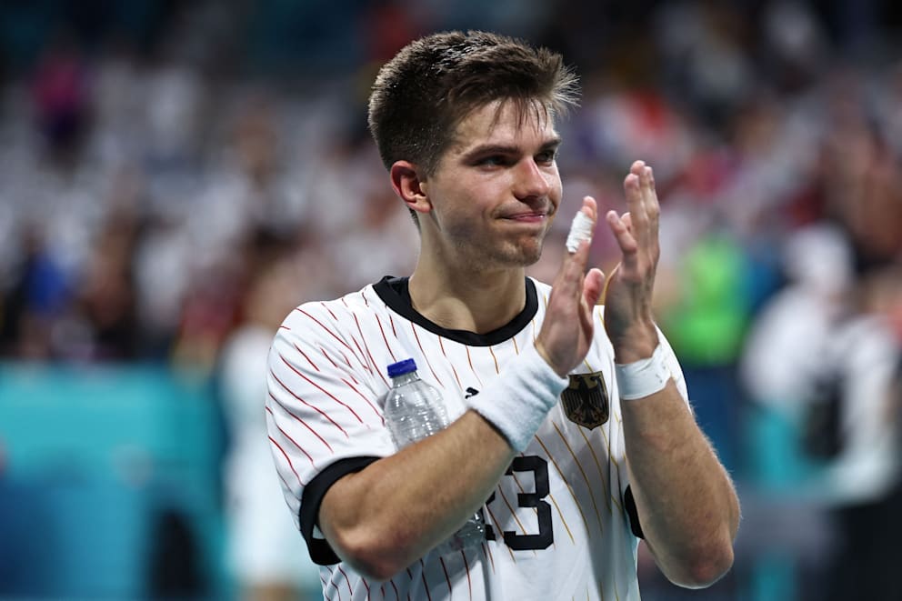 Hat eine steile Karriere hinter sich! Renars Uscins führte die U21 als Kapitän 2023 zum WM-Titel, inzwischen ist der Linkshänder im A-Team die klare Nr. 1 im rechten Rückraum