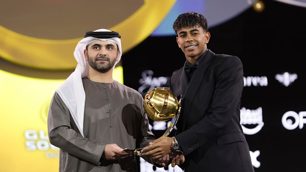 Yamal wurde bei den Dubai Globe Soccer Awards 2024 geehrt