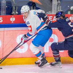 The Eisbären Berlin in the CHL game against the ZSC Lions. / IMAGO/Sebastian Räppold/Matthias Koch