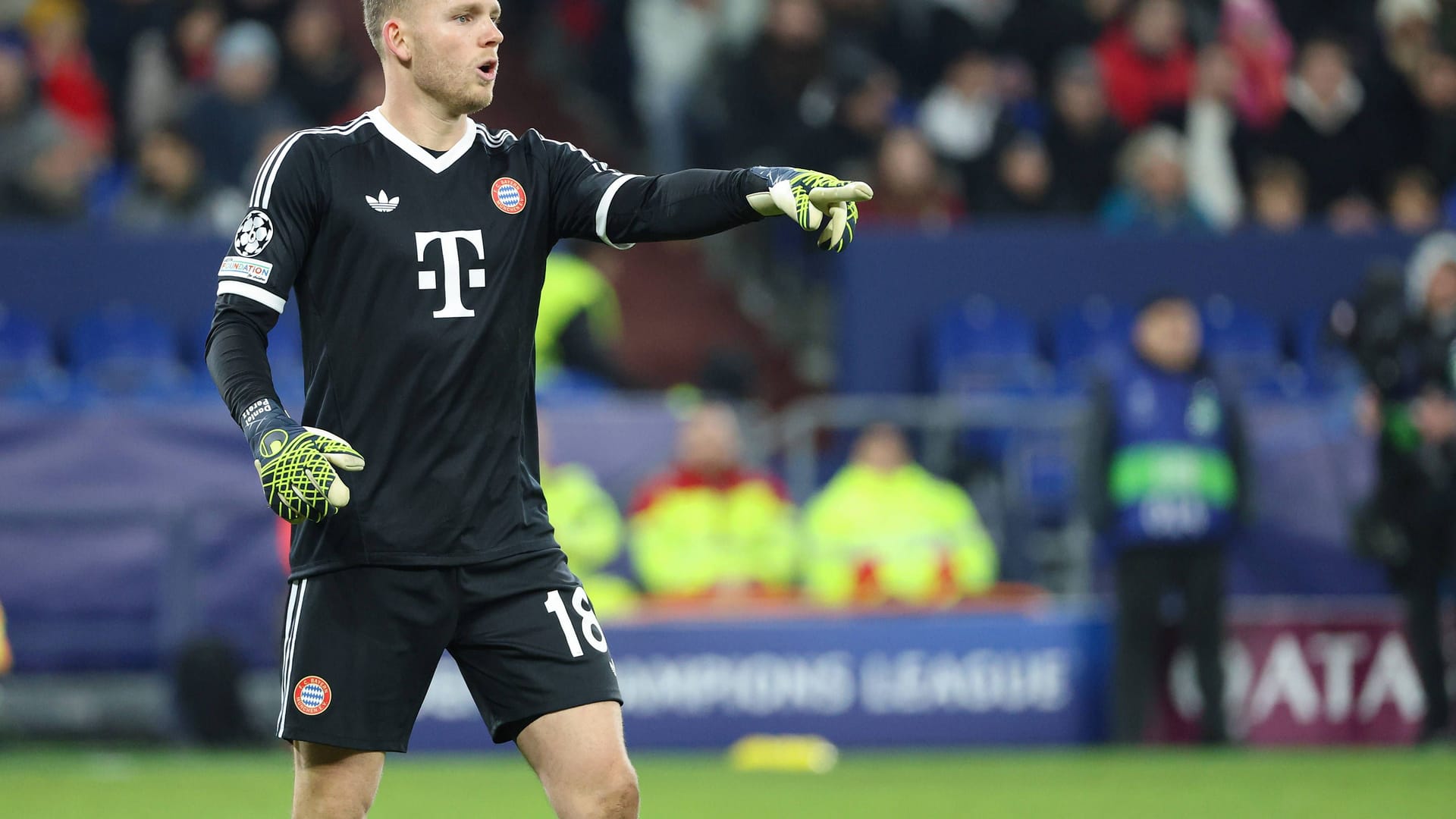 Daniel Peretz: Are Bayern betting on him or will he be loaned out?