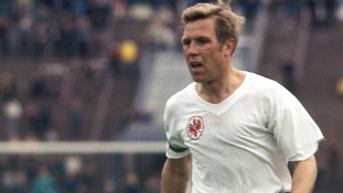 Dieter Lindner at a game at the end of the 1960s: around ten years earlier he became champion with Eintracht. Dieter Lindner at a game at the end of the 1960s: around ten years earlier he became champion with Eintracht.