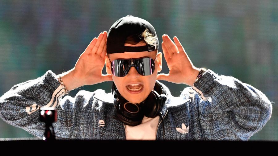 Photogallery Argentine record producer and composer Bizarrap performs on the Sahara stage during the Coachella Valley Music and Arts Festival in Indio, California