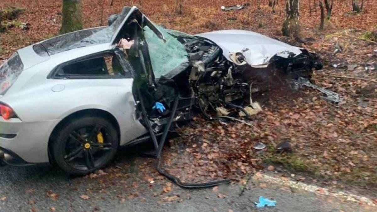 Premier League star Michail Antonio's completely destroyed car.