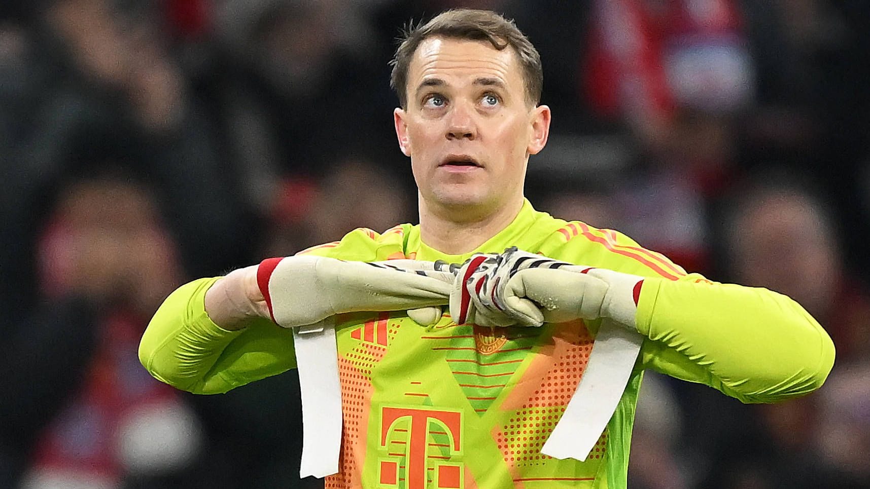 Bayern goalkeeper Manuel Neuer after his sending off against Leverkusen: bitter mistake in the game.