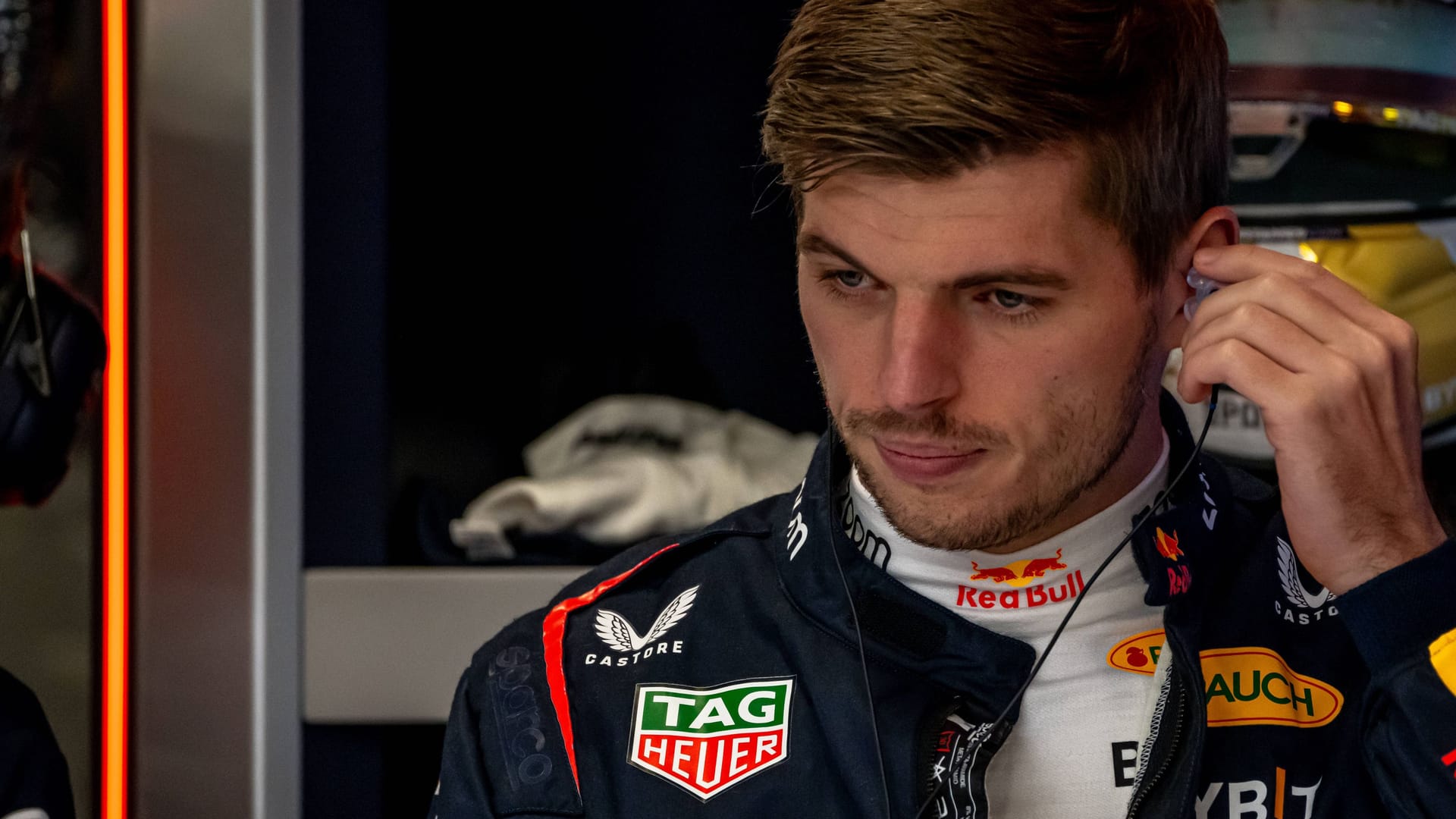 Max Verstappen: The world champion continues to deal against George Russell.