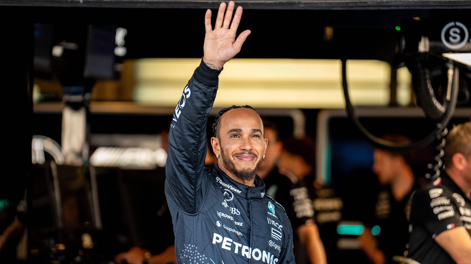 Last race weekend in Mercedes overalls: Lewis Hamilton in Abu Dhabi.
