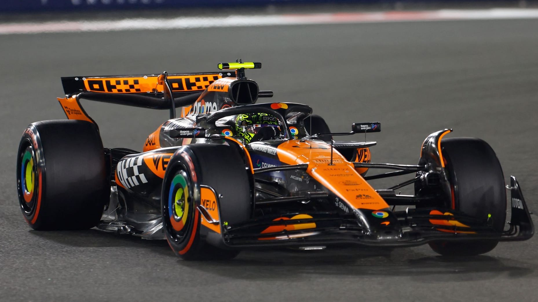 Lando Norris on the track in Abu Dhabi: The McLaren driver set the fastest qualifying time.