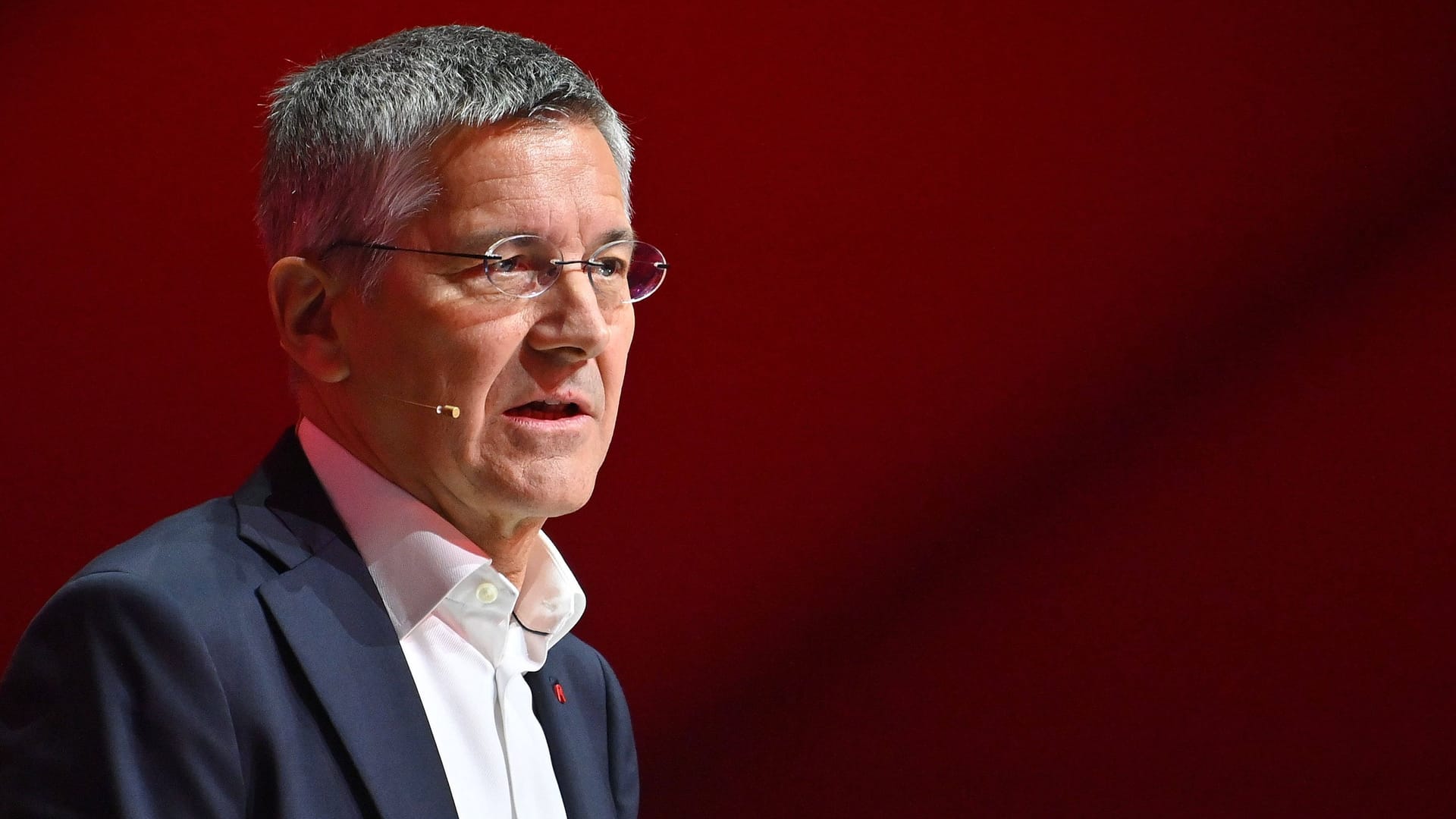 Herbert Hainer: The club president paid tribute to Franz Beckenbauer several times at the annual general meeting.