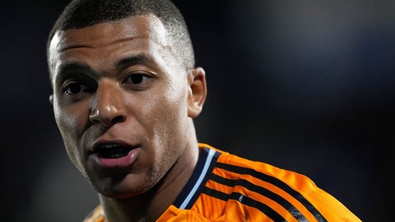 Real Madrid's Kylian Mbappé during his team's match against CD Leganes.