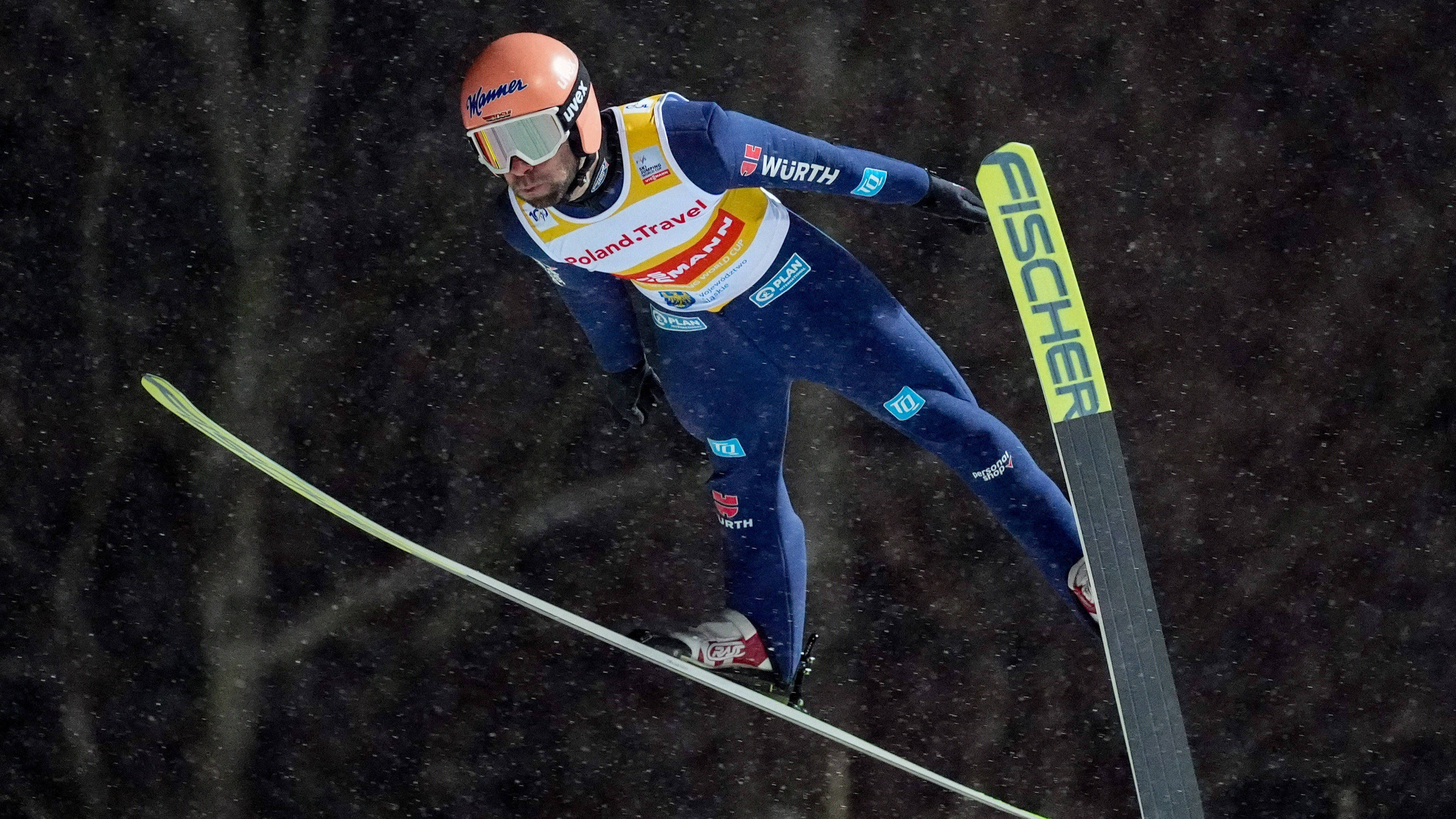Ski jumper Pius Paschke in the air. 