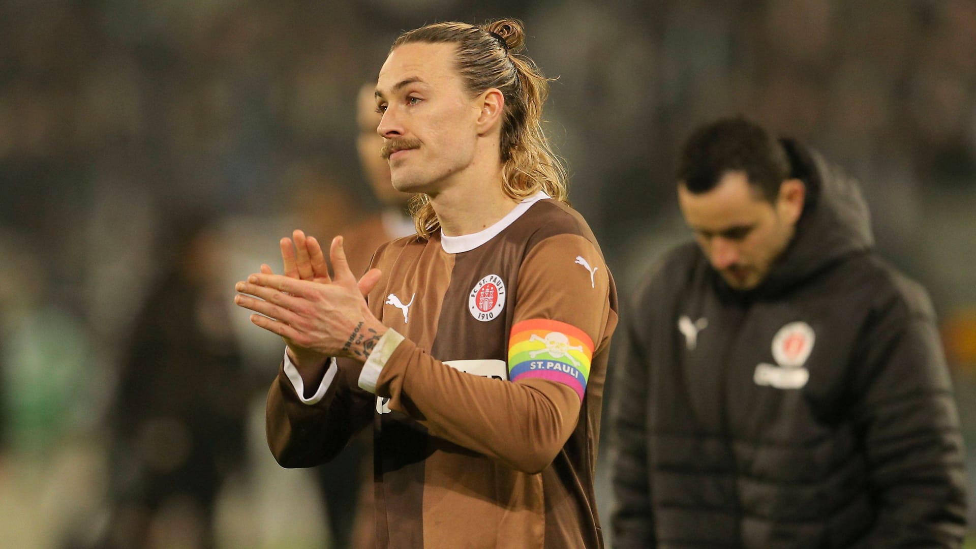 Jackson Irvine: Despite an injury, he plays for his club in the relegation battle.