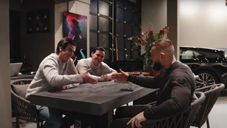 Kosso seals the deal with a handshake with Stijn de Koster from DuParc (photo: YouTube).