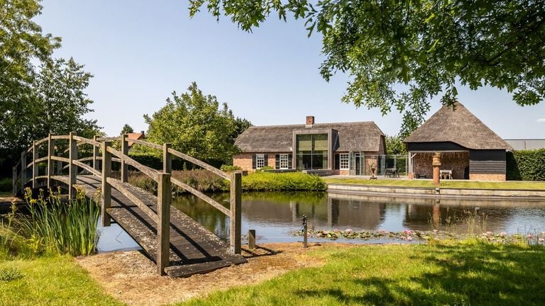 The garden behind the house (photo: Van Baarle Makelaardij).