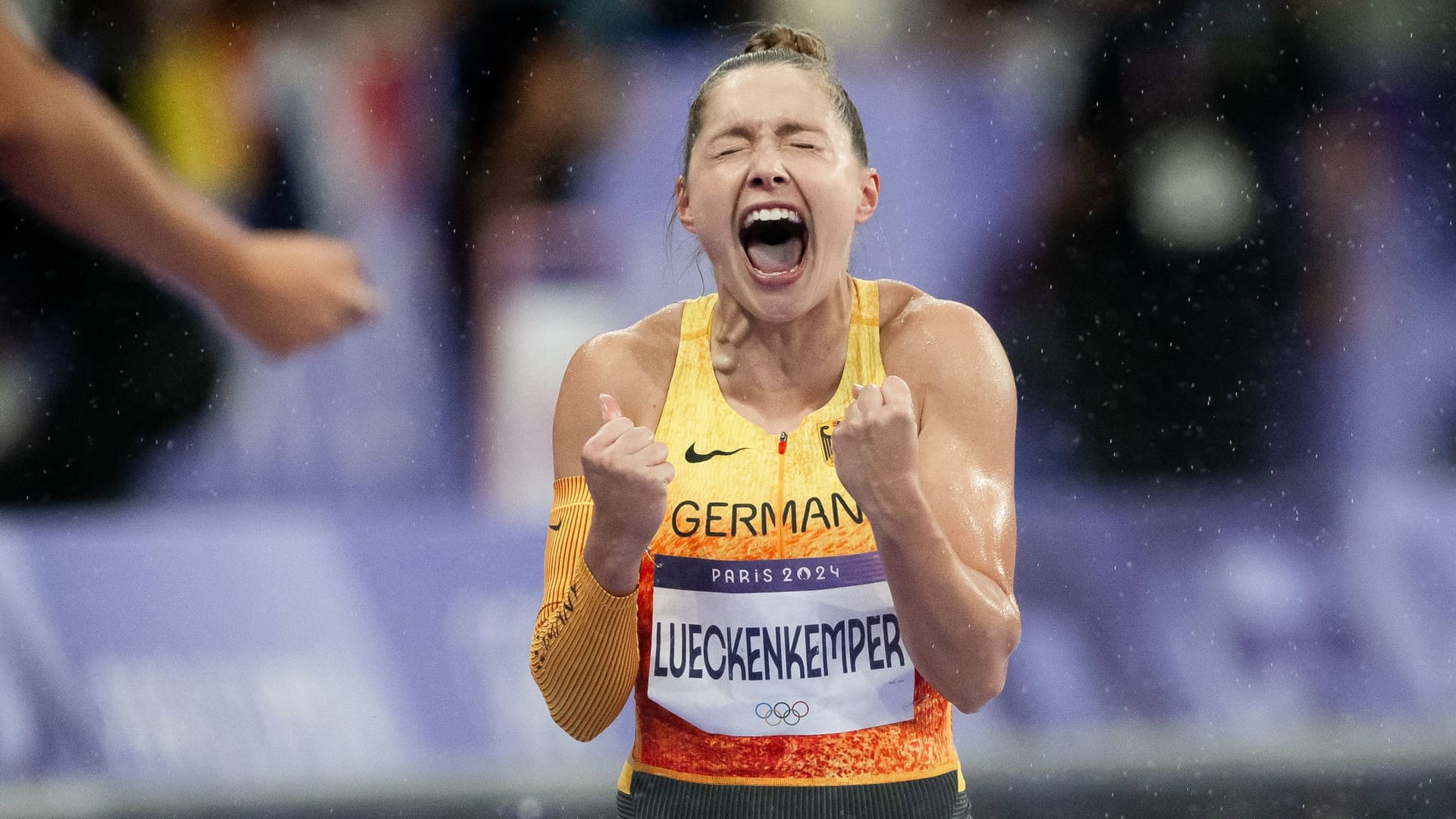 Gina Brückenkemper: She screamed about success with the 4x100 meter relay and winning bronze.