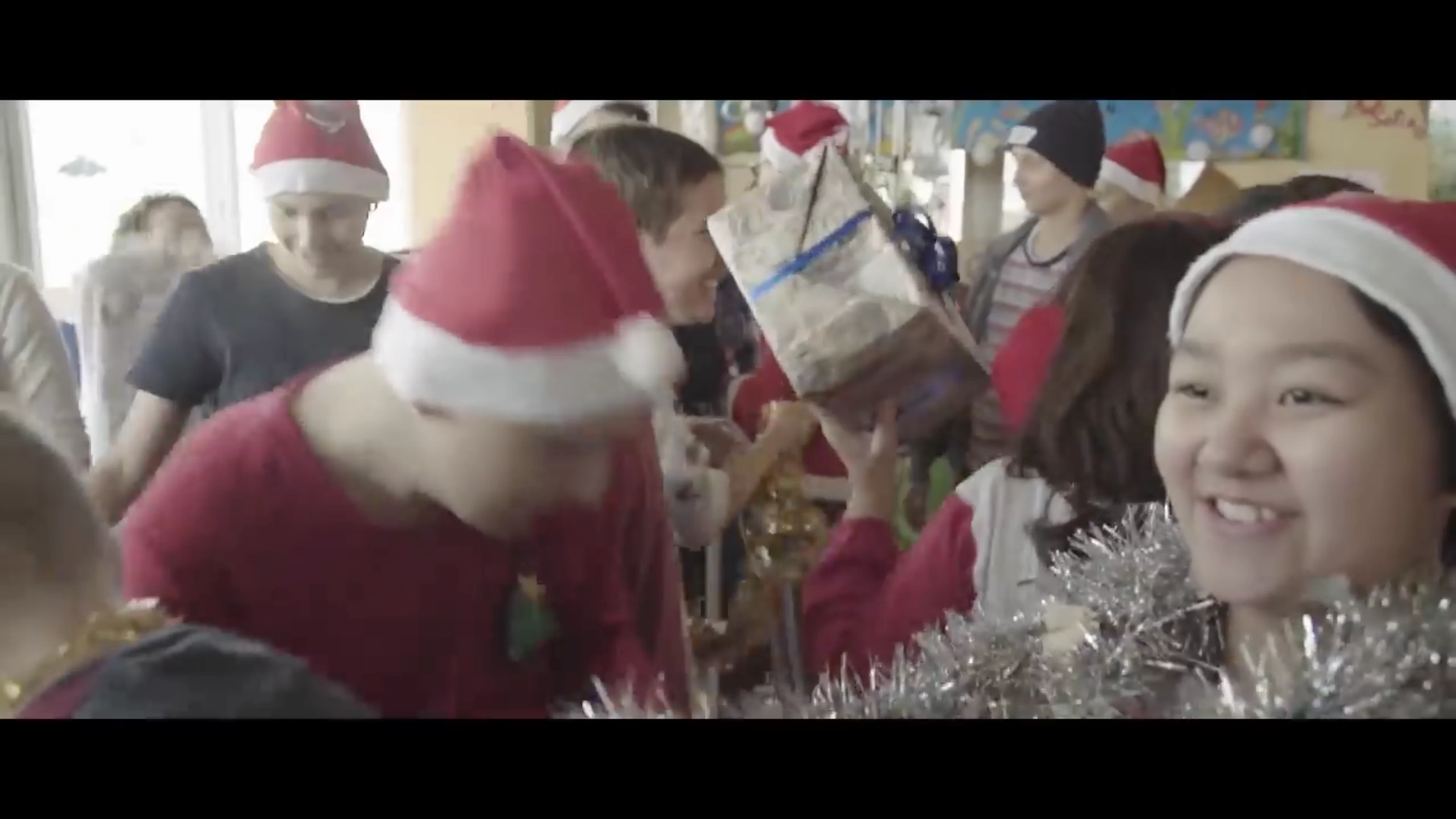 Christmas is full of joy and music in the video by the kids from the Milan Cancer Institute