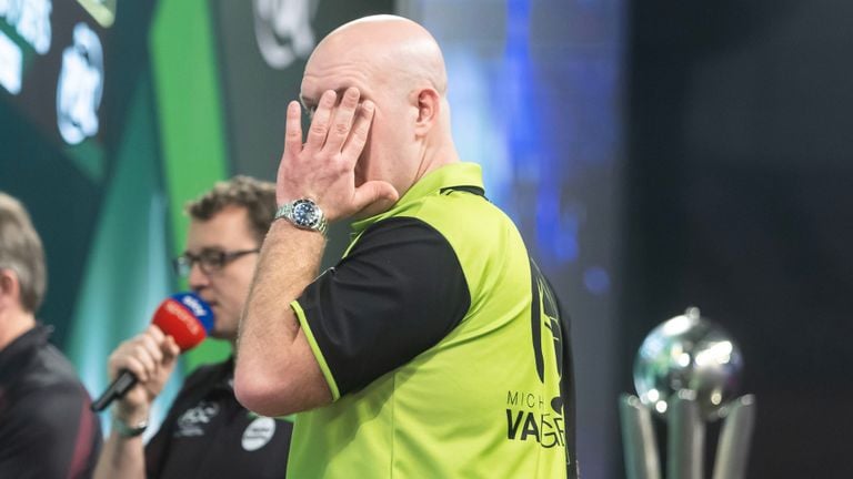 A disappointed Michael van Gerwen. (Photo: PDC, Taylor Lanning)