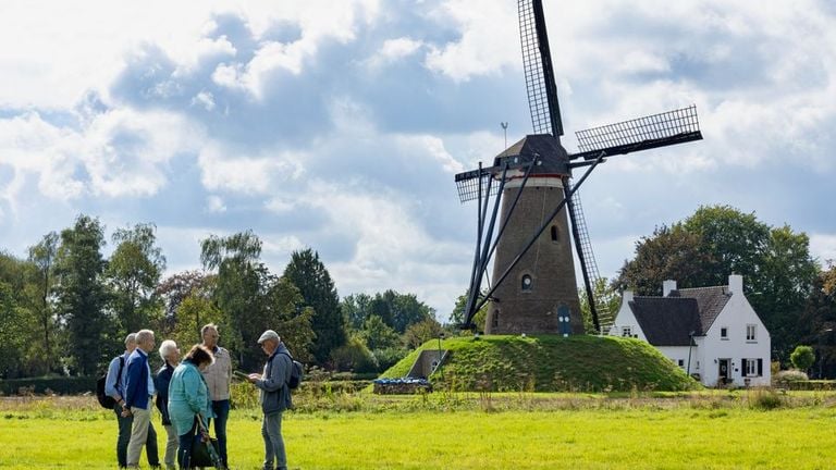 There at that mill in Nuenen, known by Vincent Van Gogh.