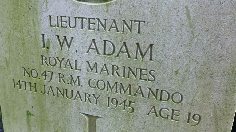 Grave of Ian Adam in Sprang-Capelle (photo: Willem-Jan Joachems).