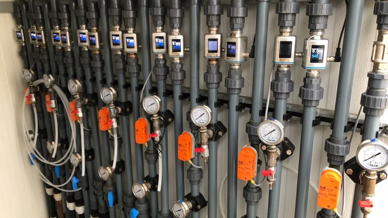 Pipes and meters in the remediation plant (photo: Willem-Jan Joachems) 