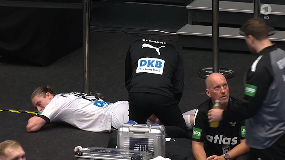 Knorr wird vom Physio behandelt
