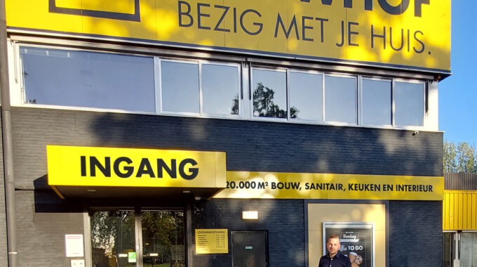 Photo-Jan-Bart-outside (1)