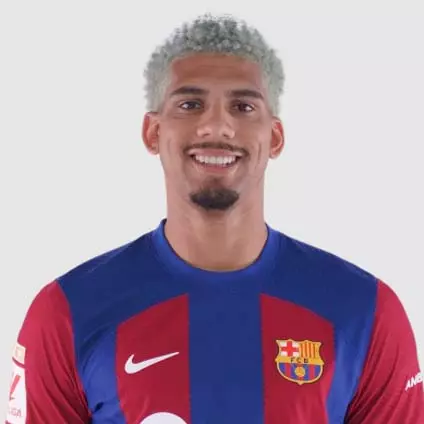 Ronald Araujo, Defensa