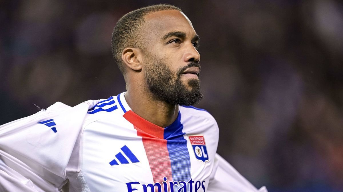 fenerbahce-lyon-maci-sifresiz-mi-fenerbahce-lyon-maci-ne-zaman-saat-kacta-ve-hangi-kanalda-uefa-avrupa-ligi-1737616796555.jpeg