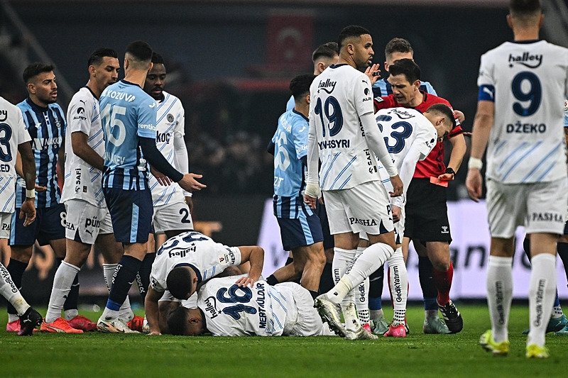 fenerbahce-lyon-maci-sifresiz-mi-fenerbahce-lyon-maci-ne-zaman-saat-kacta-ve-hangi-kanalda-uefa-avrupa-ligi-1737616785419.jpeg