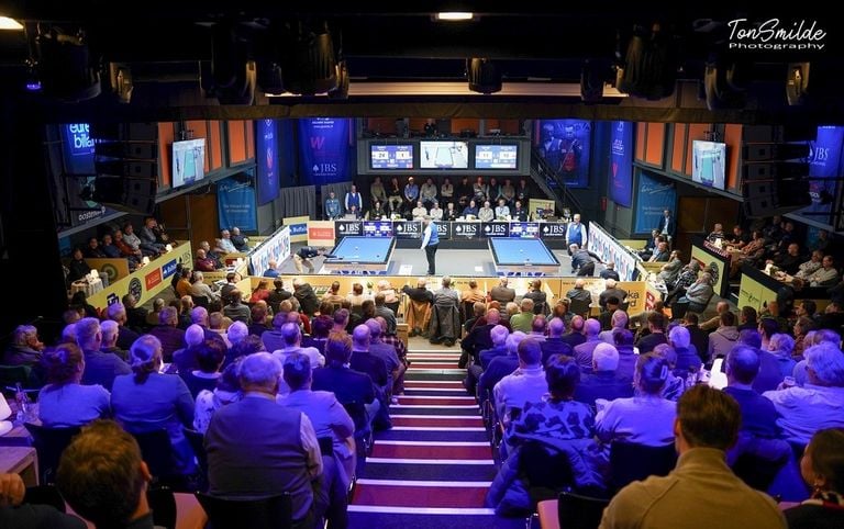 Spectators at the NK three cushion in the Benelux theater. (Photo: Ton Smilde)