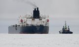 Oil tanker Eagle S (left) in the Gulf of Finland near the Baltic Sea. More than a year ago it sailed above a crucial sea cable near Terschelling. “This is without a doubt suspicious.”