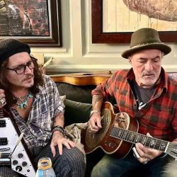 Corcho Rodríguez and Johnny Depp | Photo: CEDOC