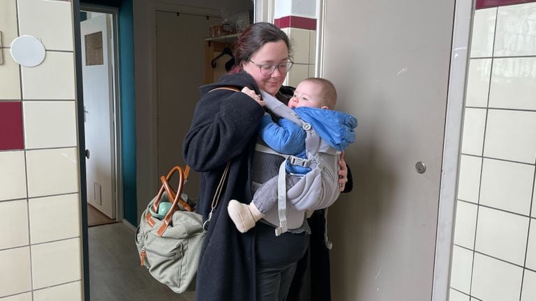 Stefanie takes her son down in a baby carrier (photo: Rogier van Son).