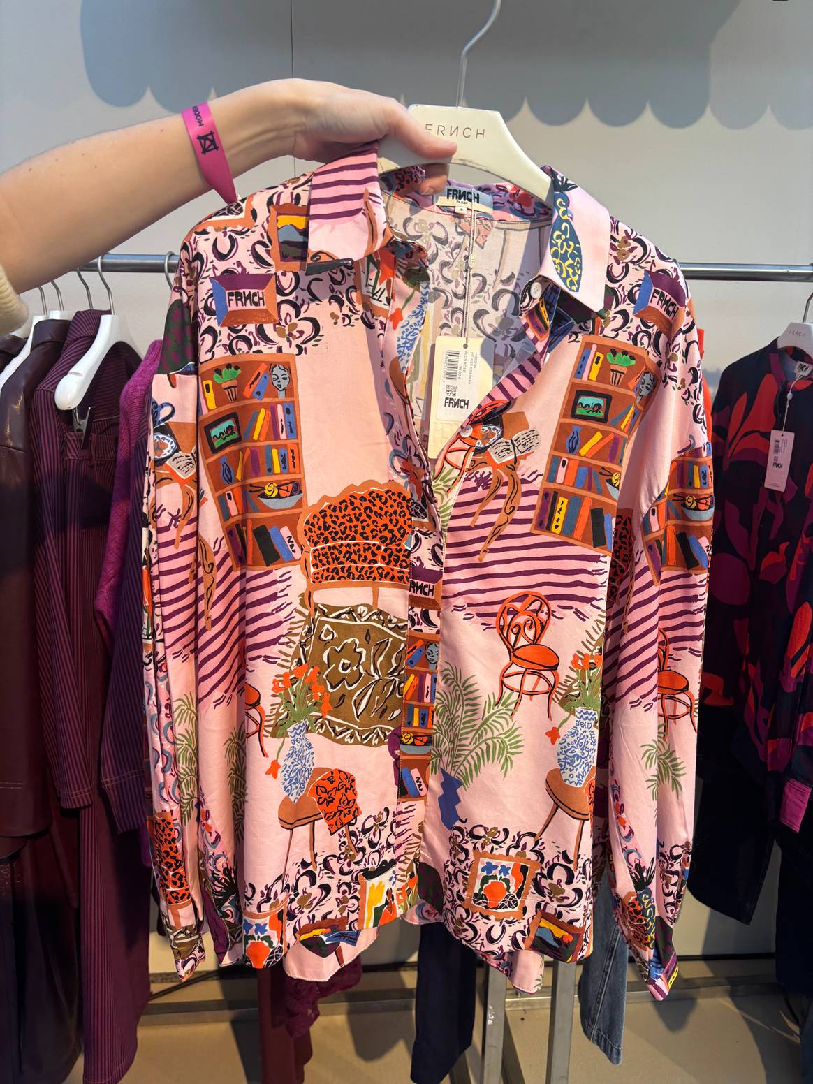 Het franse fashionedrijf frnch zet in op kleur en prints