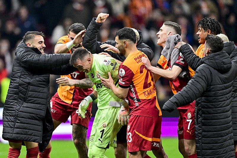 ajax-galatasaray-maci-ne-zaman-saat-kacta-ve-hangi-kanalda-uefa-avrupa-ligi-1738220339542.jpeg
